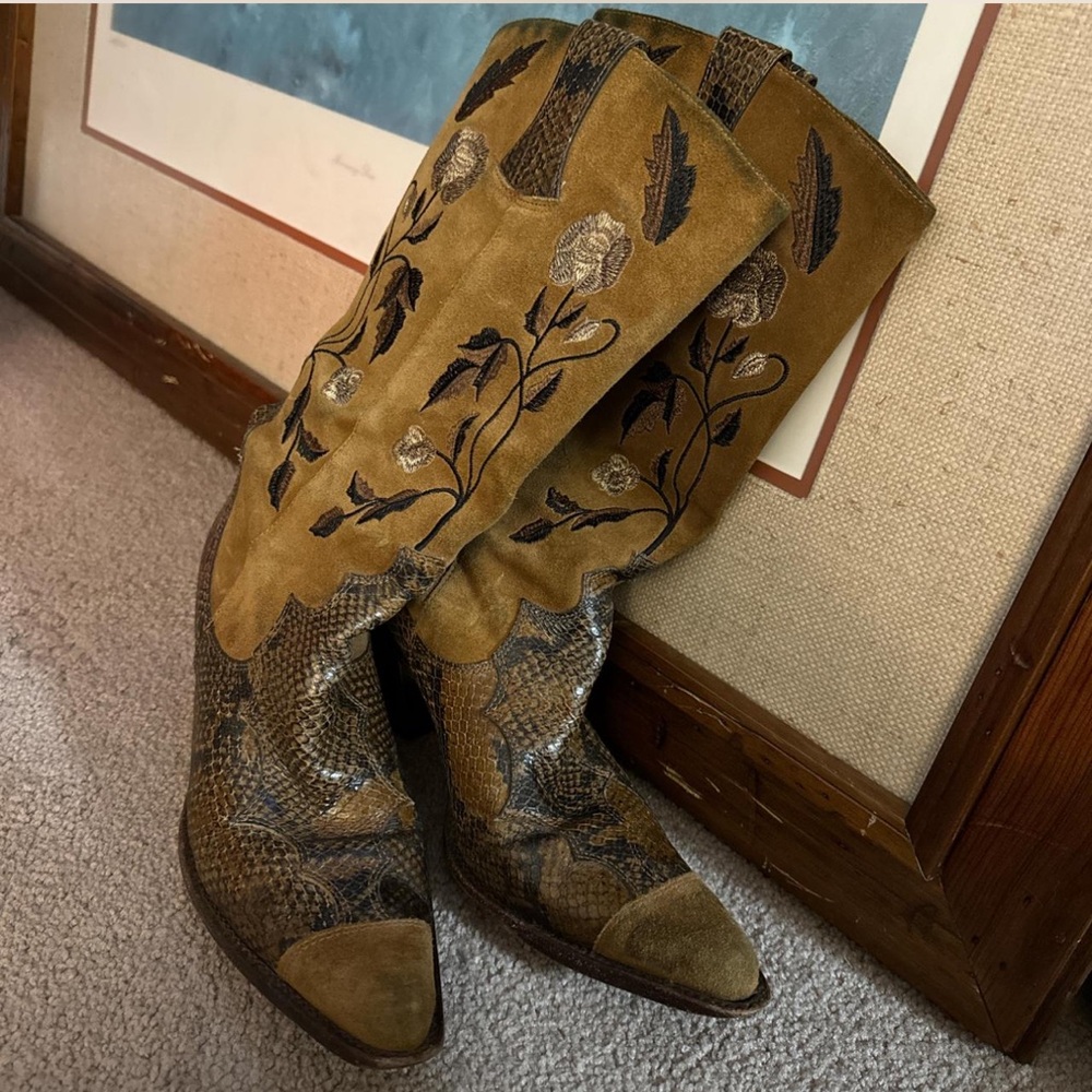 Stunning ANTONIO MELANI Brown and Tan Embroidered Boots